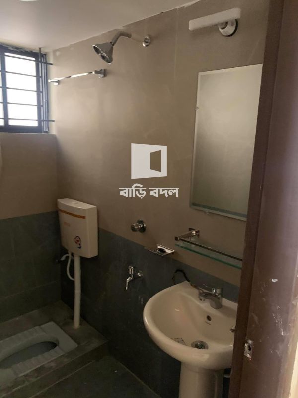 Flat rent in Dhaka বসুন্ধরা আবাসিক এলাকা, block A, road1 house 73. It is 5 min walking distance from Evercare hospital (Apollo)