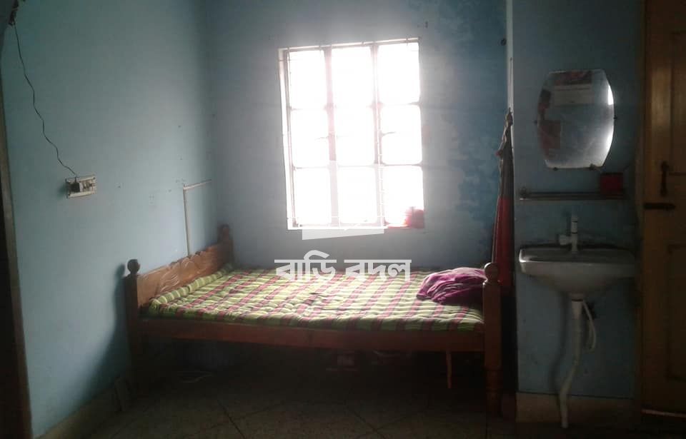 Seat rent in Dhaka বাড্ডা, বাজার রোড মধ্যবাড্ডা (মেইনরোড থেকে ২ মিনিটের দূরত্ব শুধু)