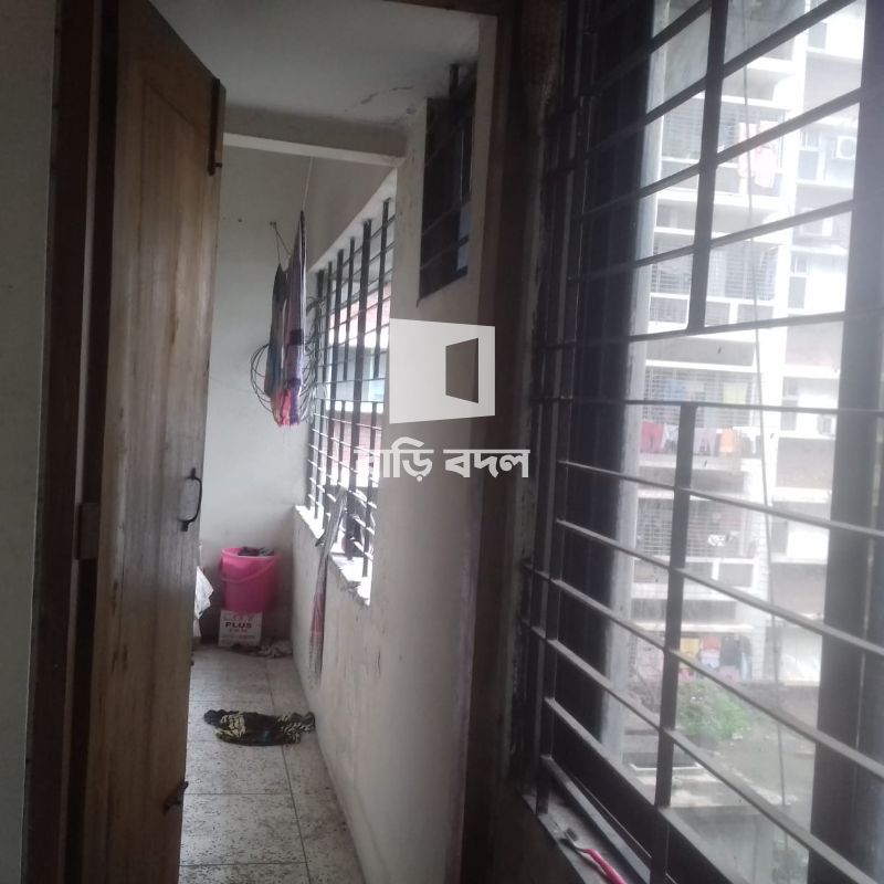 Flat rent in Dhaka কলাবাগান, লেক সার্কাস গার্লস স্কুল রোড, কলাবাগান। স্কয়ার হসপিটাল এর অপোজিটে কনকর্ড টাওয়ারের নিচের গলি।