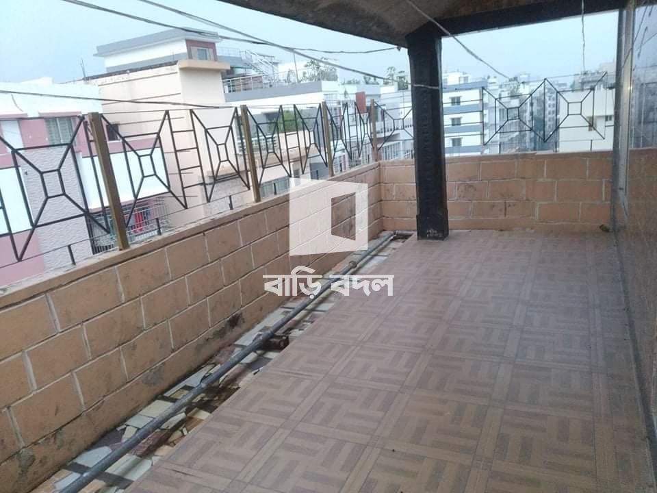 ফ্লাট ভাড়া: Sector 12 road 6c house 56
Uttara khalpar boro mosjid er shamne | ২ টি বেড রুম | উত্তরা | Baribodol.com