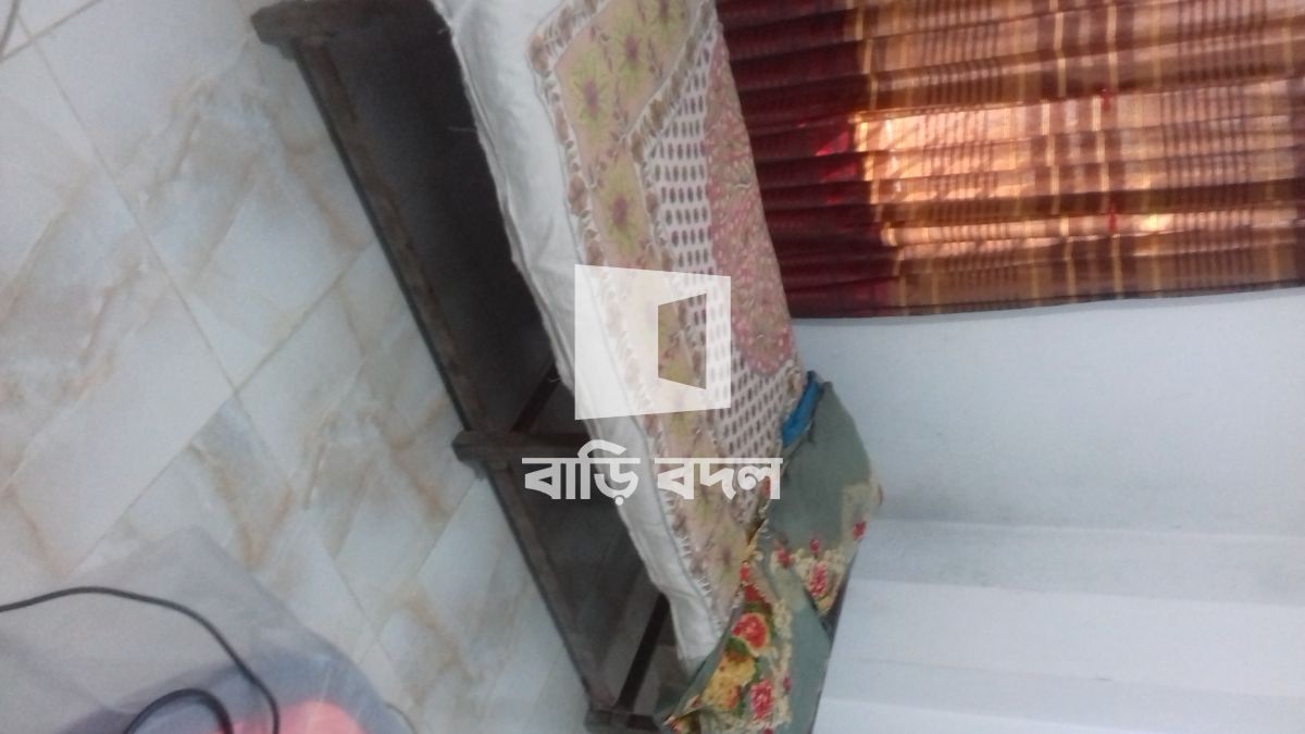 Sublet rent in Dhaka সাভার, আশুলিয়া বাজারে  হলি ক্রিসেন্ট স্কুলের সামনে নিউ মার্কেটের পিছনে Ashulia bazar 01633918526 
