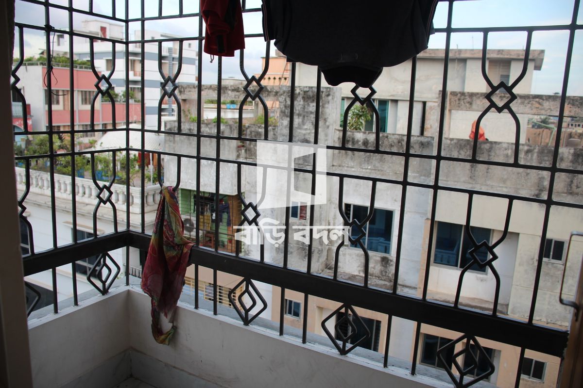 Flat rent in Dhaka মোহাম্মদপুর, মোহাম্মদপুর চাঁদ মিয়া হাউজিংয়ে বাশঁ বাড়ী রোডে