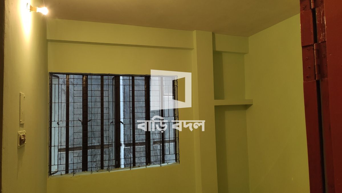 Flat rent in Dhaka মোহাম্মদপুর, শান্তিবাগ পাবনা কলোনী থেকে সোজা এগিয়ে গুলবাগ রোড এ...