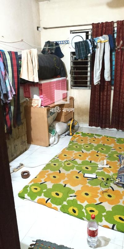 Flat rent in Dhaka মিরপুর, পশ্চিম কাজিপাড়া, মিরপুর (নাভানা গলি)। মেইন রোড থেকে জাস্ট ২ মিনিটের হাঁটার পথ। বাসস্ট্যান্ড থেকে টোটাল ৪-৫ মিনিটের হাঁটার পথ।