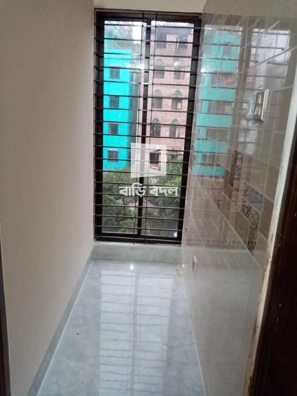 Flat rent in Dhaka মিরপুর, ৬০ফিটের মাথায় মনিপুর বয়েজ স্কুলের উল্টো পাশে, স্বপ্ন সুপারশপ এর পাশের রোডে।