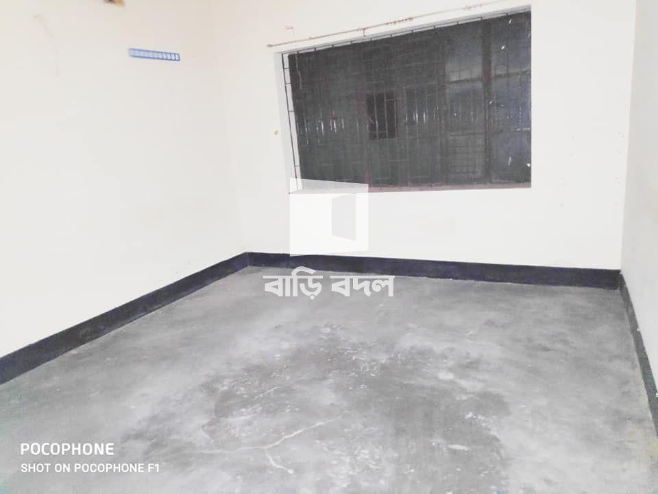 Flat rent in Dhaka শুক্রাবাদ, শুক্রাবাদ কাচা বাজারের পাসে।  