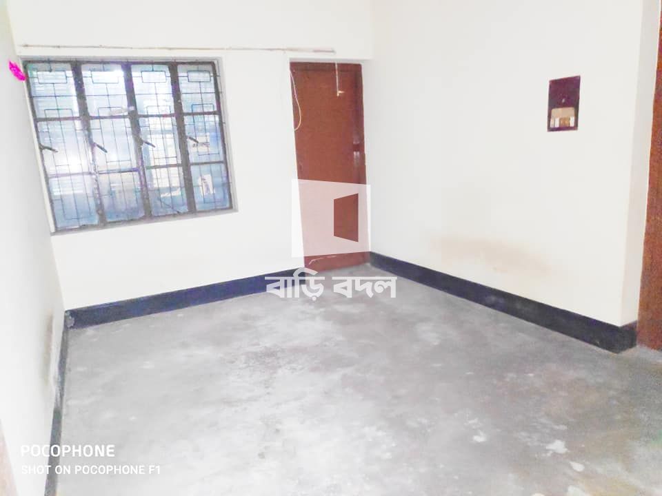 Flat rent in Dhaka শুক্রাবাদ, শুক্রাবাদ কাচা বাজারের পাসে।