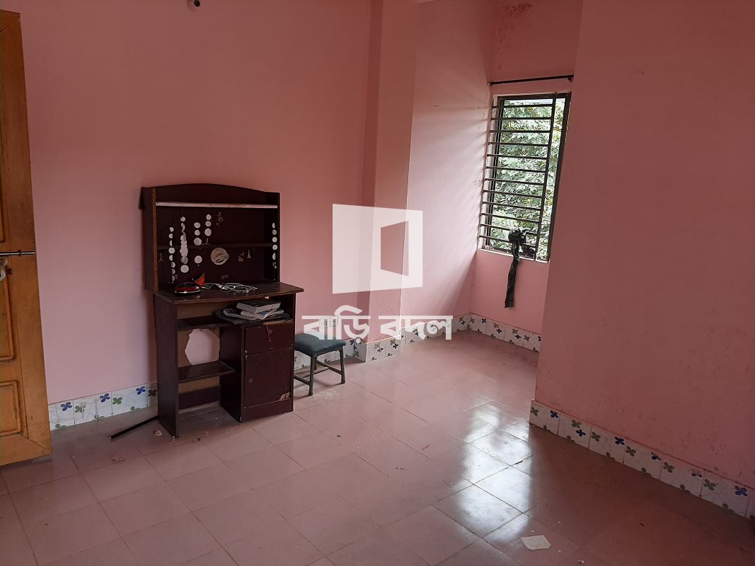 Flat rent in Chattogram চট্রগ্রাম সদর, ষোলশহর মসজিদ এর একটু সামনে বামের গলি।
দুইনাম্বার গেইট থেকে আসতে পাঁচ মিনিট লাগবে।