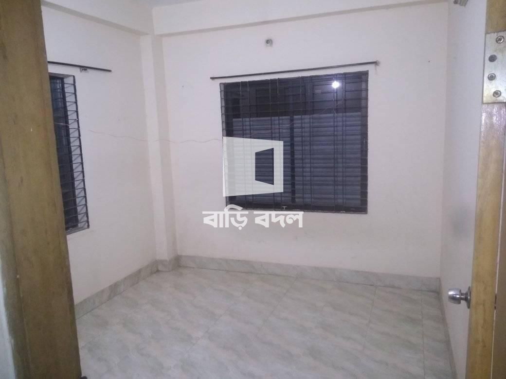 Flat rent in Chattogram চট্রগ্রাম সদর, নয়াবাজার, বিশ্বরোড এর আগে বাজারের মোড় এ রাস্তার পাশে,হালিশহর,চট্টগ্রাম।
