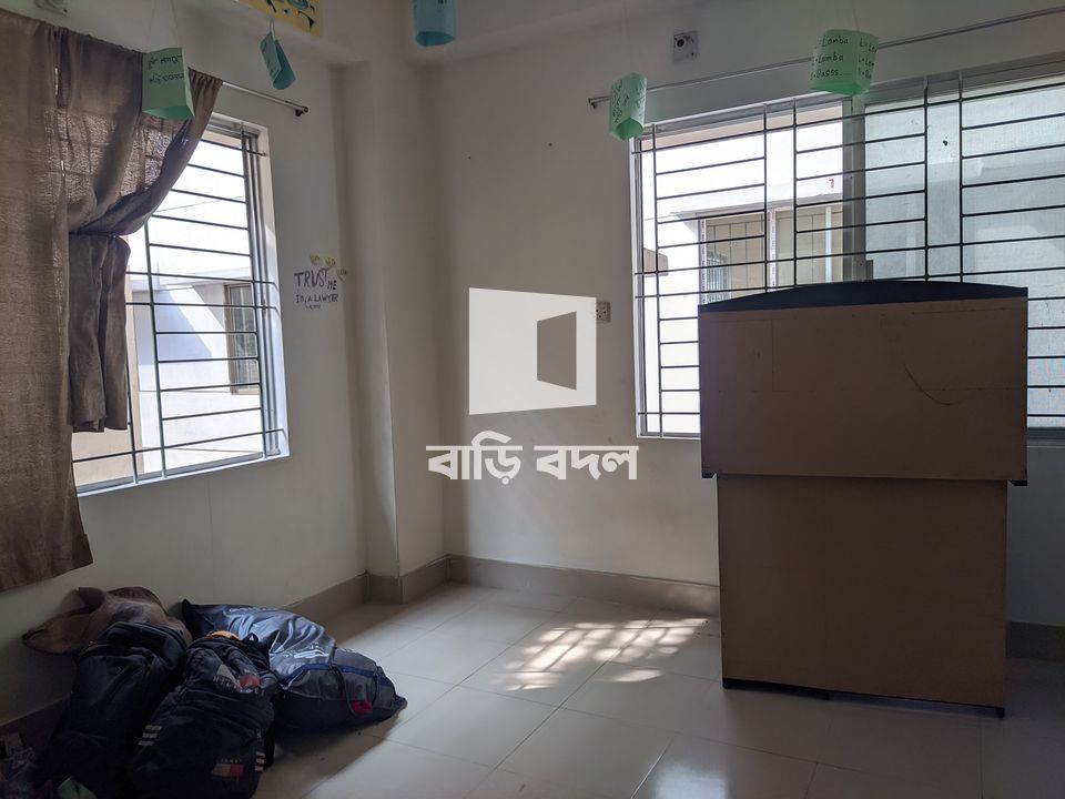Seat rent in Dhaka বসুন্ধরা আবাসিক এলাকা, walking distance from nsu and iub 5mins..but Aiub er kase.300ft jawar main road a