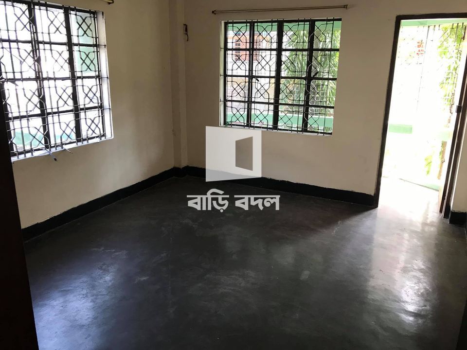 Flat rent in Dhaka উত্তরা, Housebuilding er পাশে জয়নাল মার্কেট সংলগ্ন খানপারায়