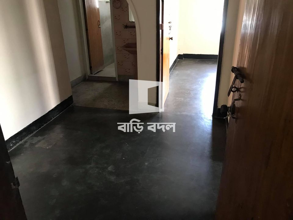 Flat rent in Dhaka উত্তরা, Housebuilding er পাশে জয়নাল মার্কেট সংলগ্ন খানপারায়