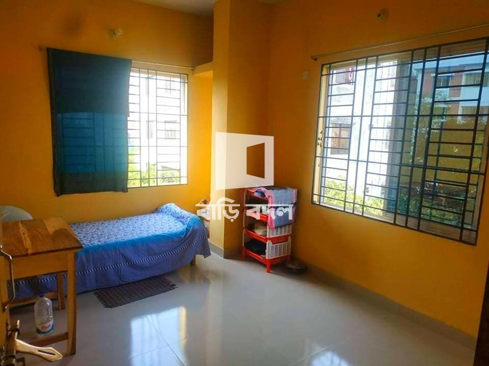 Sublet rent in Dhaka মিরপুর, লালকুঠি বাজার, মিরপুর মাজার রোড, ঢাকা।