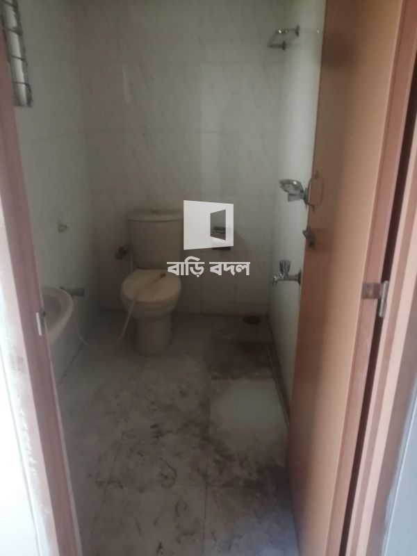Sublet rent in Dhaka মহাখালী, মহাখালীর রসুলবাগে মেইন রোডের পাশেই একটি বিল্ডিংয়ের ৭ম তলায়