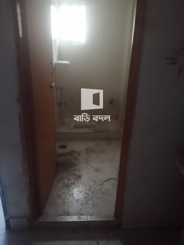 Sublet rent in Dhaka মহাখালী, মহাখালীর রসুলবাগে মেইন রোডের পাশেই একটি বিল্ডিংয়ের ৭ম তলায়
