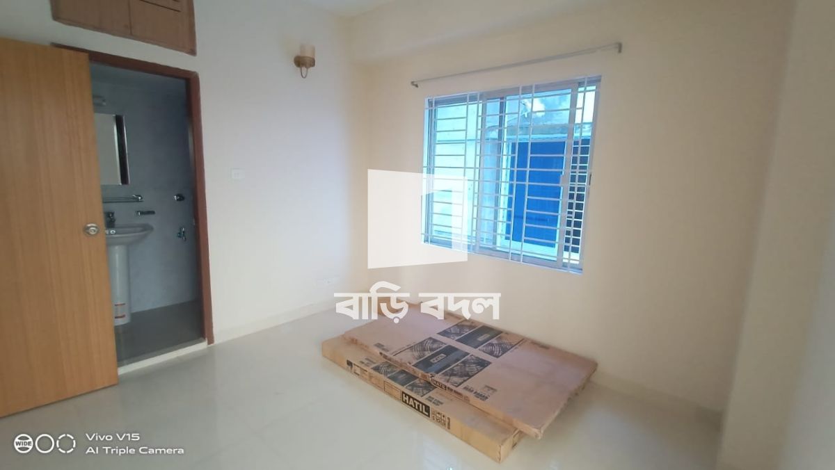 Flat rent in Dhaka উত্তরা, খালপাড়, মসজিদের পেছনে, উত্তরা।