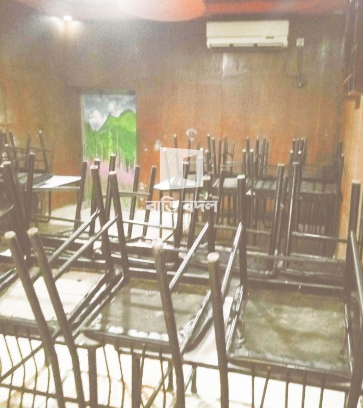 ফ্ল্যাট ভাড়া: 2/2 Block a lalmatia Mirpur road Dhaka beside Dhanmondi government boys high school | ৭ টি বেড রুম | মোহাম্মদপুর | Baribodol.com
