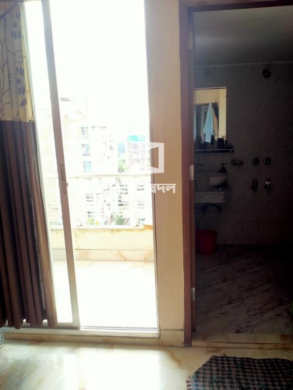 Flat rent in Dhaka গুলশান, House # ka 25, 35.
, 36, IBH lake palace.
Lake side, gulshan 1.
3-4 min walking distance from police plaza shopping center.