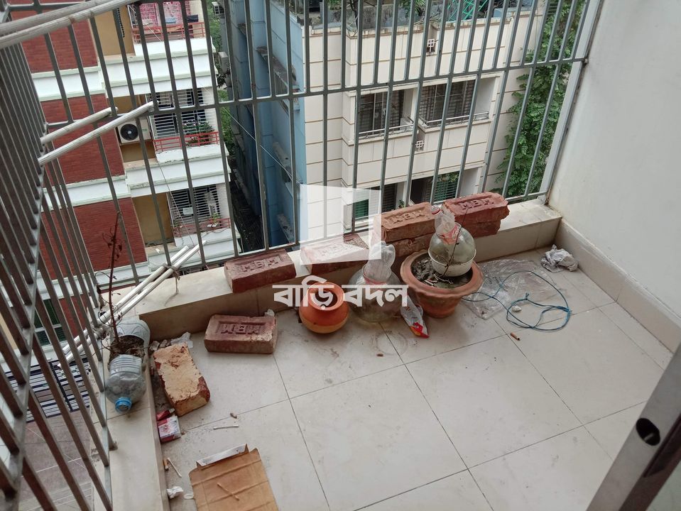 ফ্ল্যাট ভাড়া: block F Road 12 | ১ টি বেড রুম | বসুন্ধরা আবাসিক এলাকা | Baribodol.com