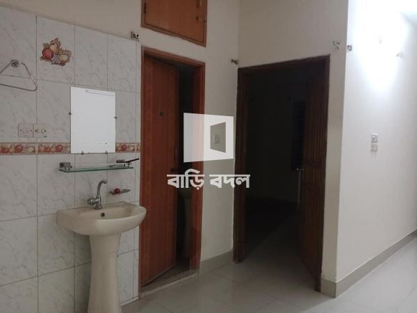 Sublet rent in Dhaka উত্তরা, উওরা হাউজ বিল্ডিং, ৮ নং সেক্টর রেললাইনের পাশে।