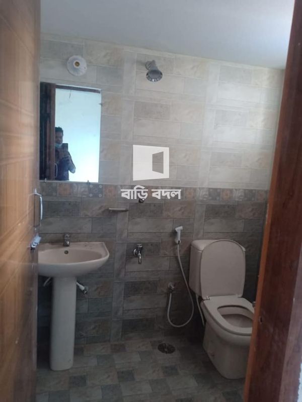 Flat rent in Dhaka রামপুরা, রোড নম্বর-৪, প্লট-৩৩+৩৫, ব্লক- এফ, আফতাবনগর।