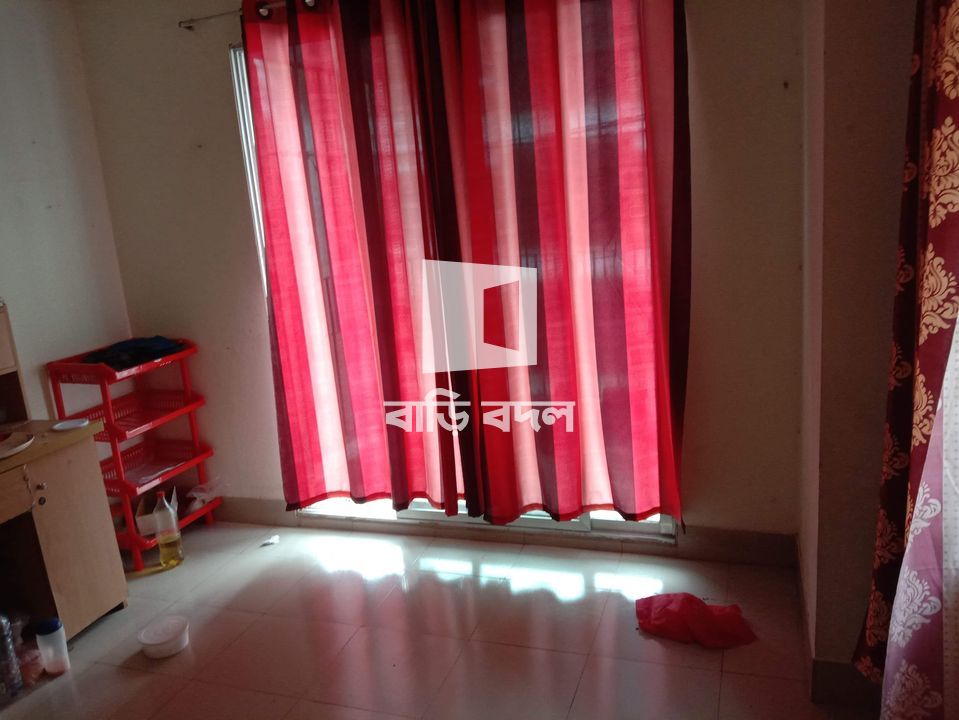 Seat rent in Dhaka বসুন্ধরা আবাসিক এলাকা, walking distance from nsu and iub 5mins..but Aiub er kase.300ft jawar main road