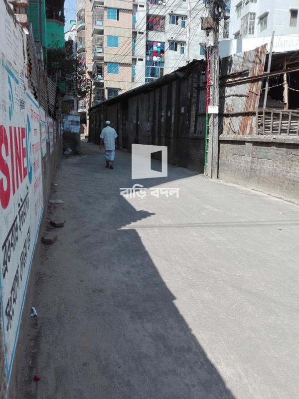 Flat rent in Dhaka খিলক্ষেত, Khilkhet namapara panir pamp, tin Rasta r mor. Khilkhet bus stop theke auto rickshaw te 5 to 7 min.