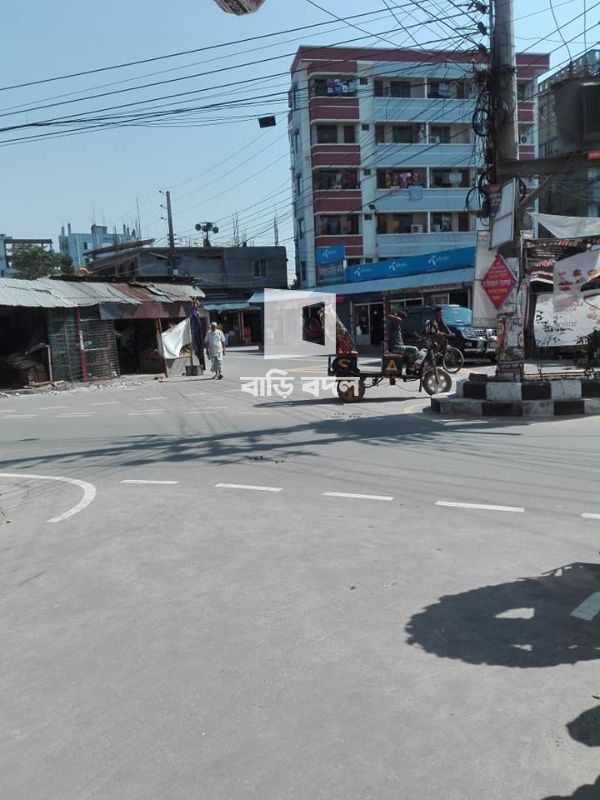 Flat rent in Dhaka খিলক্ষেত, Khilkhet namapara panir pamp, tin Rasta r mor. Khilkhet bus stop theke auto rickshaw te 5 to 7 min.
