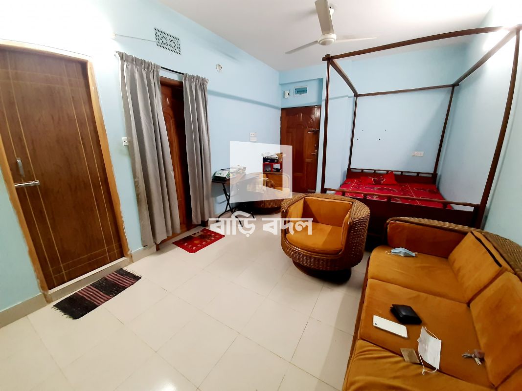 Seat rent in Dhaka গ্রীন রোড, ২০০ নং গলি, গ্রিনরোড ।