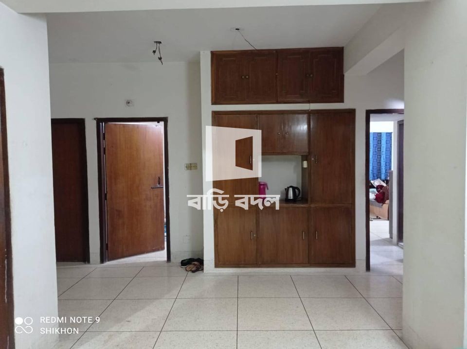Seat rent in Dhaka শ্যামলী, শ্যামলী প্রিন্স বাজারের ঠিক পিছনে গোল্ডেন স্ট্রীট।