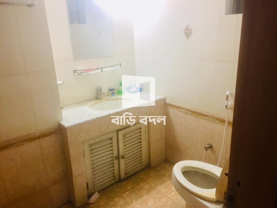 Flat rent in Dhaka বসুন্ধরা আবাসিক এলাকা, ouse_426, Rode_17, Block_A, Bashundhara Residential Area.Infront of Apollo Hospital