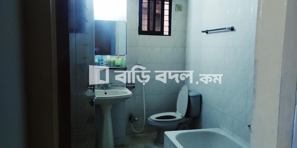 Seat rent in Dhaka মালিবাগ, মৌচাক/ফরচুন শপিংমল এর বিপরীত পাশে, কোন গলিতে যেতে হয় না মেইন রাস্তায়।