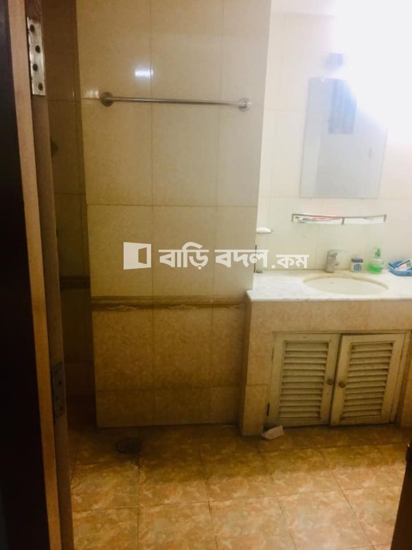 ফ্ল্যাট ভাড়া: House_426, Rode_17, Block_A, Bashundhara Residential Area.Infront of Apollo Hospital | ১ টি বেড রুম | বসুন্ধরা আবাসিক এলাকা | Baribodol.com