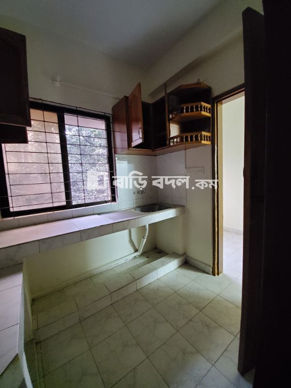 ফ্ল্যাট ভাড়া: ধানমন্ডি ২৭ নম্বর রোডের একদম নিকটে সাতমসজিদ রোডের ওপরে (বাংলাদেশ আই হসপিটালের কাছে) লালমাটিয়া ডি ব্লকে (স্কাইলাইন শামস) ২য় তলায় বাসা ভাড়া হবে। | ৩ টি বেড রুম | ধানমন্ডি | Baribodol.com
