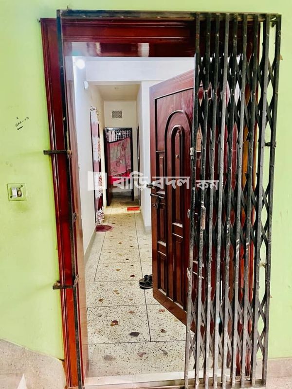 Sublet rent in Dhaka কলাবাগান, হাতিরপুল বাজারের পাশে, সেন্ট্রাল রোড ভুতের গলি বড় মসজিদের পাশে। কলাবাগান সংলগ্ন, ঢাকা।