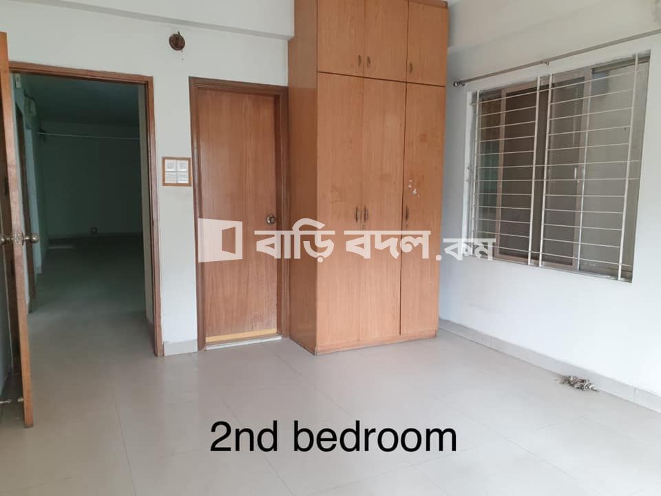 Flat rent in Dhaka ধানমন্ডি, Dhanmondi Lake park.