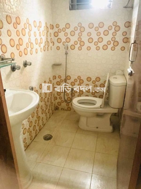Flat rent in Dhaka মোহাম্মদপুর, জাপান গার্ডেন , শিয়া মসজিদ, বাংলাদেশ ভার্সিটি , ইয়ুল্যাব থেকে একদম কাছেই- ১০ মিনিট হাটা দূরত্ব । বাসার নিচেই লেগুনা-রিকশা সব সময় পাওয়া যায় ।