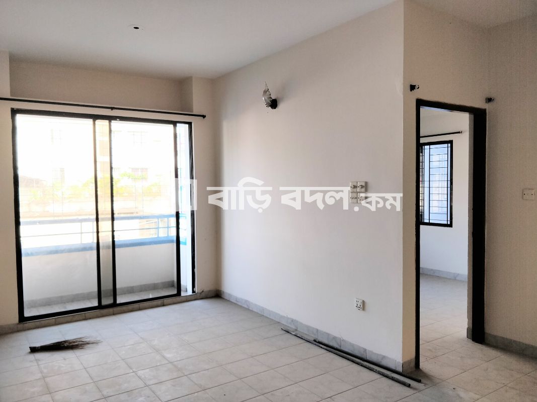 Flat rent in Dhaka নিউ এলিফ্যান্ট রোড, নিউ এলিফেন্ট রোড ইস্টার্ন মল্লিকা থেকে 5 মিনিট হাঁটতে হয়। এলিফ্যান্ট রোডের সাথে সংযুক্ত রোডে অবস্থিত।