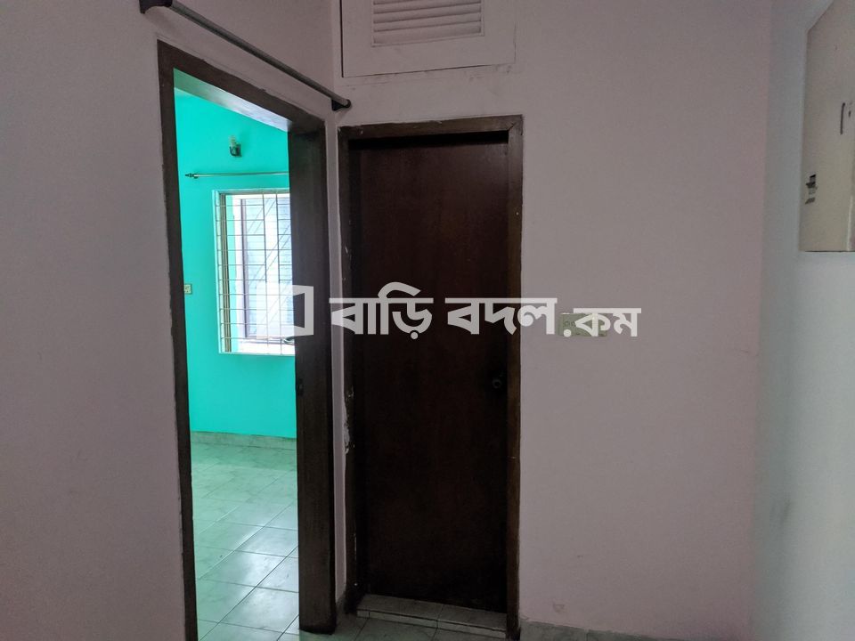 Flat rent in Dhaka উত্তরা, ৩ নম্বর সেক্টর, রাজলক্ষ্মী মার্কেটের ঠিক পিছনে