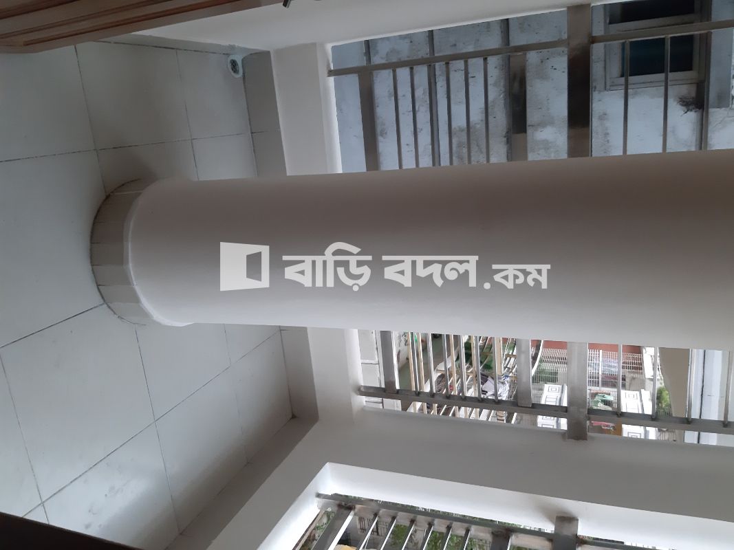 সিট ভাড়া: Sector-11, Road-8, (4th floor) Uttara,Dhaka | ৩ টি বেড রুম | উত্তরা | Baribodol.com