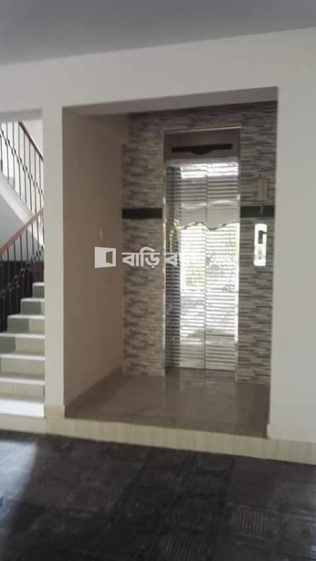 Flat rent in Dhaka বনশ্রী, দক্ষিন বনশ্রী (মেরাদিয়া বাজার সংলগ্ন) এলাকায় এল (L) ব্লকের ০৯ নম্বর রাস্তায়