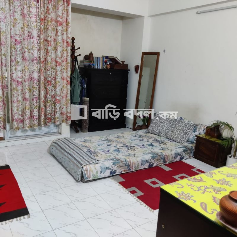 Flat rent in Dhaka মিরপুর ১, মিরপুর ১ বাসস্ট্যান্ড সংলগ্ন মাল্টিপ্ল্যান রেড ক্রিসেন্ট সিটির পদ্মা ভবনের তৃতীয় তলায়