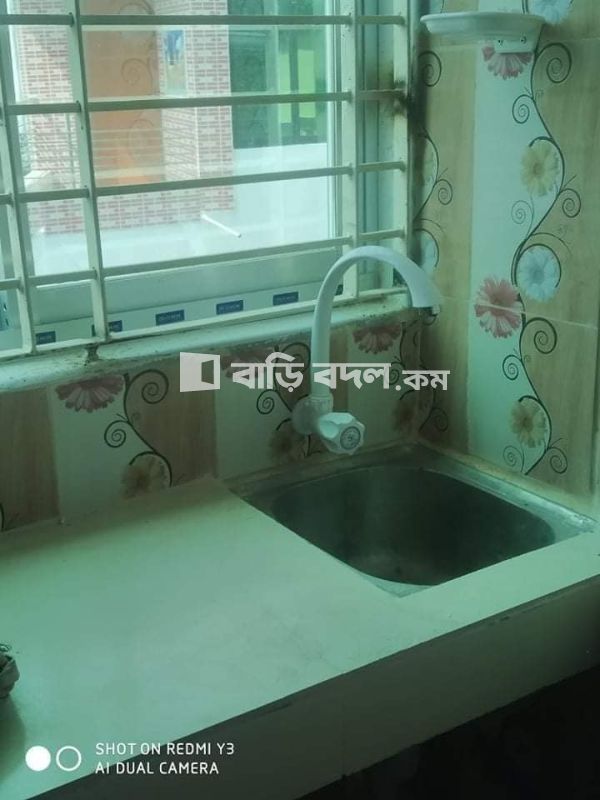 Flat rent in Khulna খুলনা সদর, দক্ষিণ পশ্চিমে বড় রাস্তা ৪ তলার ৩ তলায়।