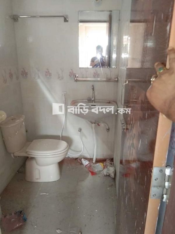 Flat rent in Ajompur railgate brac market pashai, near 04 and 06 no Sector,,waliking distance Ajompur main road 12/15 and Ajompur railgate theke 2/3 minit,, | 1 bed(s) | Uttara | Baribodol.com, Best property rental platform in Bangladesh
