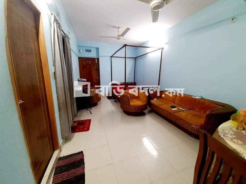 Sublet rent in Dhaka গ্রীন রোড, ২০০ নং গলি , গ্রিনরোড , গ্রীনলাইফ হসপিটালের বিপরীতে।