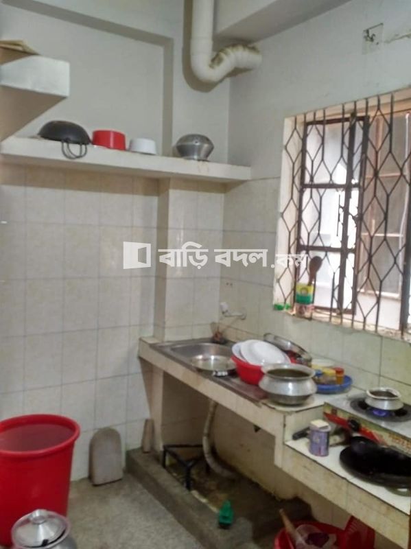 Flat rent in Dhaka মোহাম্মদপুর, শেখেরটেক, রোড # ৫, বাসা নাম্বার ৪৬
সূচনা কমিউনিটি সেন্টার থেকে পাচ মিনিট হাটার পথ
পাচ তলা বাসার চার তলায় ভাড়া হবে