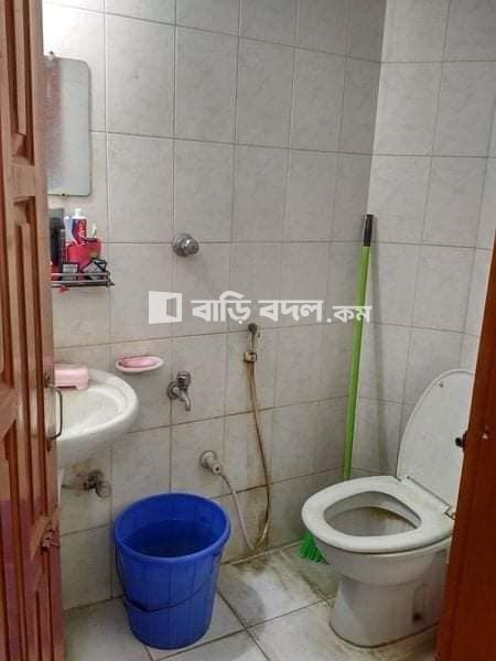 Flat rent in Dhaka মোহাম্মদপুর, শেখেরটেক, রোড # ৫, বাসা নাম্বার ৪৬
সূচনা কমিউনিটি সেন্টার থেকে পাচ মিনিট হাটার পথ
পাচ তলা বাসার চার তলায় ভাড়া হবে