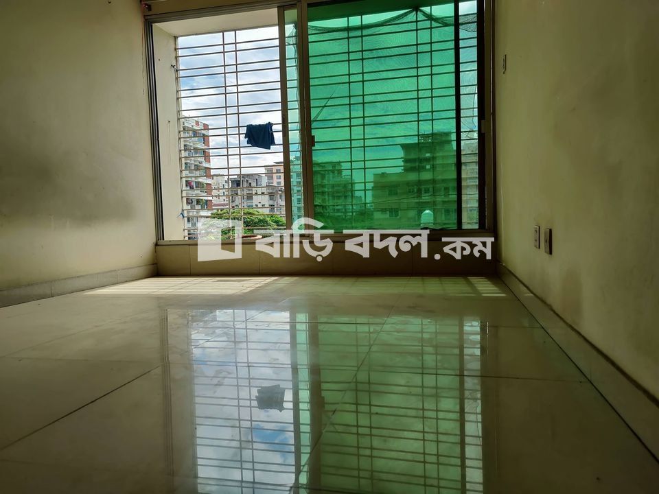 Flat rent in Dhaka বসুন্ধরা আবাসিক এলাকা, Block C VIP Main Road Beside Ebenezer School.