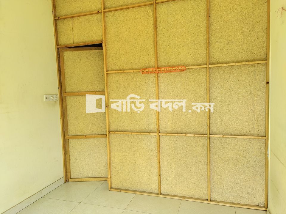 Flat rent in Dhaka বসুন্ধরা আবাসিক এলাকা, Block C VIP Main Road Beside Ebenezer School.