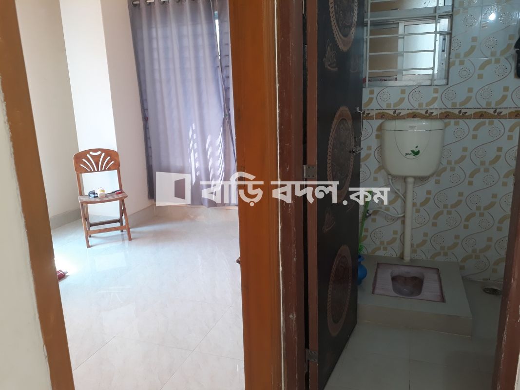 Sublet rent in Dhaka মিরপুর ১, মিরপুর ১ এর মেইন রোড এবং ৬০ ফিটের মেইন রোড, উভয় জায়গায় যেতে যথাক্রমে মাত্র ১৫ মিনিট ও ১০ মিনিট হাঁটা পথ।